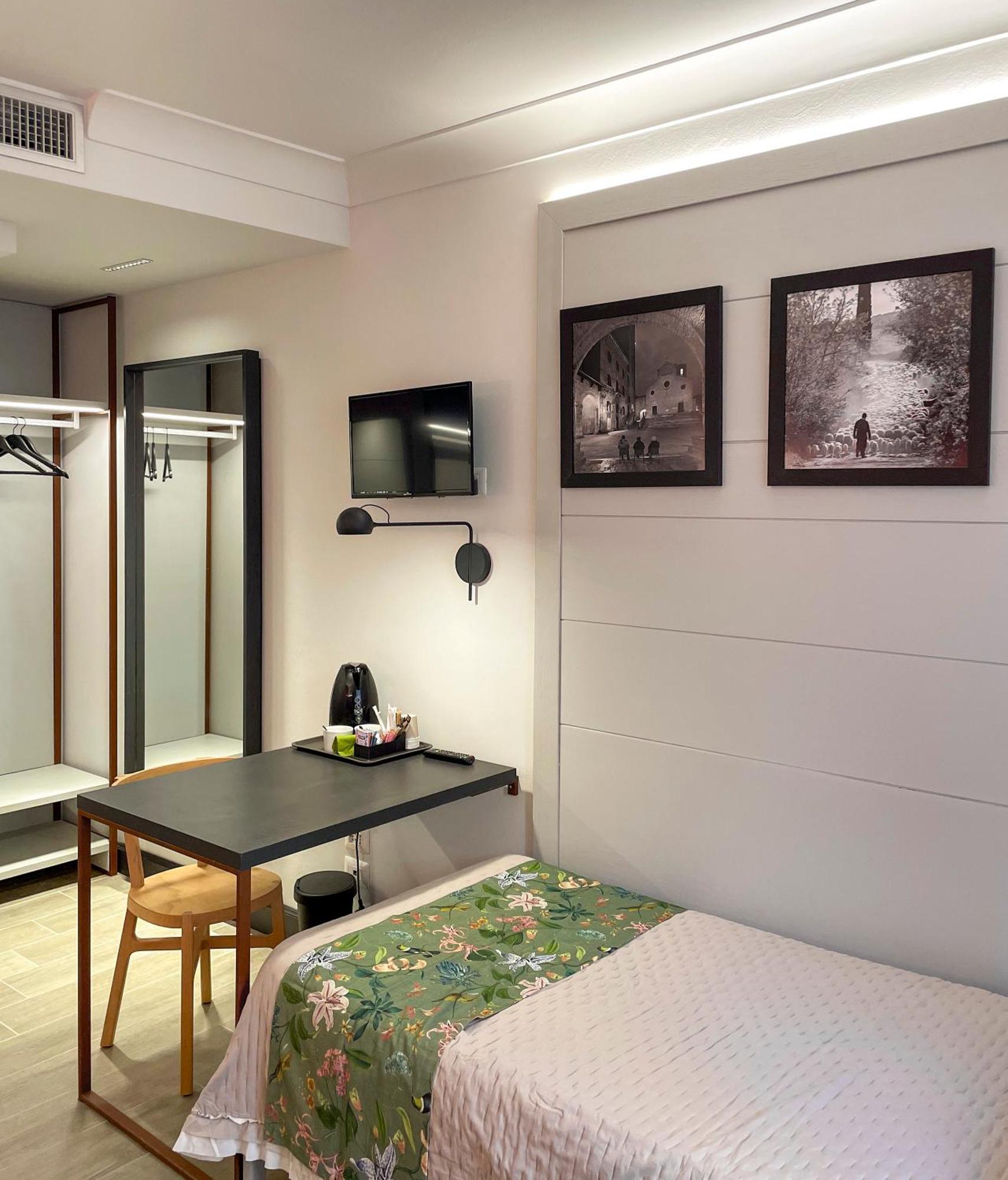 Duccio Nacci Rooms- Guesthouse Сан-Джиминьяно Экстерьер фото