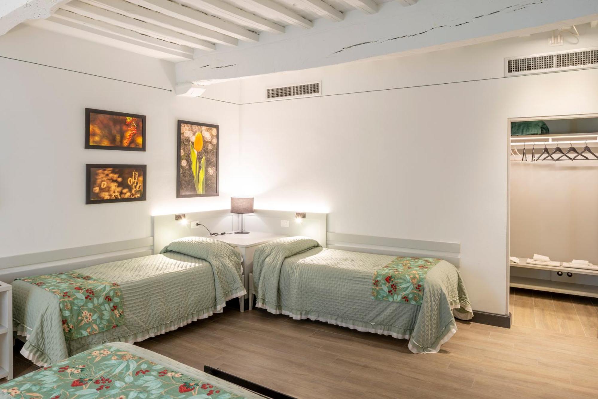 Duccio Nacci Rooms- Guesthouse Сан-Джиминьяно Экстерьер фото